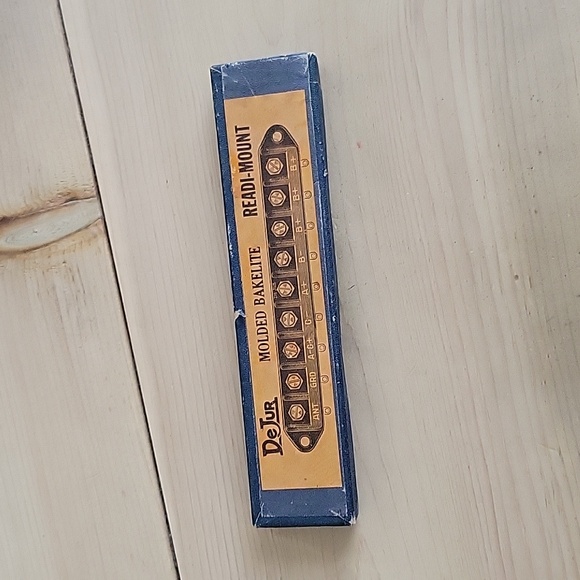 Vintage DeJur  Bakelite Electrical Terminal Strip - Picture 1 of 5
